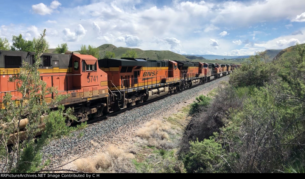 BNSF 5741/6102